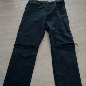 Jean's with slit on the knees